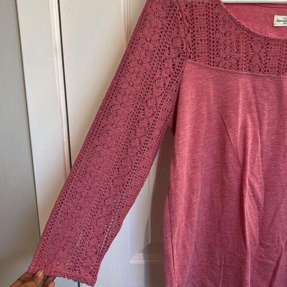 Abercrombie & Fitch pink crotchet top - Picture 3 of 7